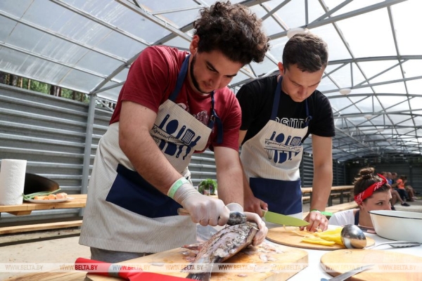 РЕПОРТАЖ о том, как "Большая бард-рыбалка" зажигает на берегу Чигиринки под гитарные аккорды РЕПОРТАЖ о том, как "Большая бард-рыбалка" зажигает на берегу Чигиринки под гитарные аккорды