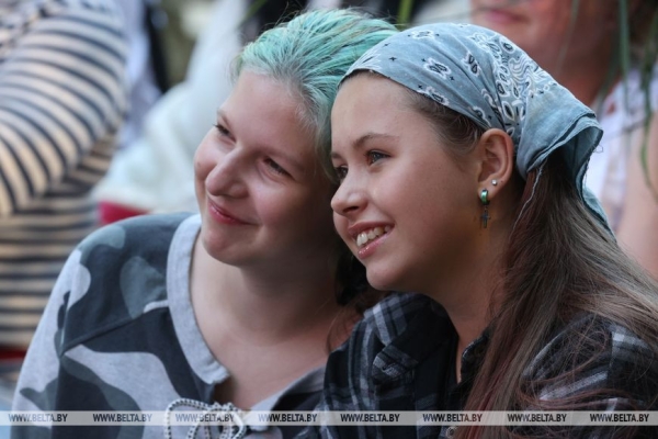 РЕПОРТАЖ о том, как "Большая бард-рыбалка" зажигает на берегу Чигиринки под гитарные аккорды РЕПОРТАЖ о том, как "Большая бард-рыбалка" зажигает на берегу Чигиринки под гитарные аккорды