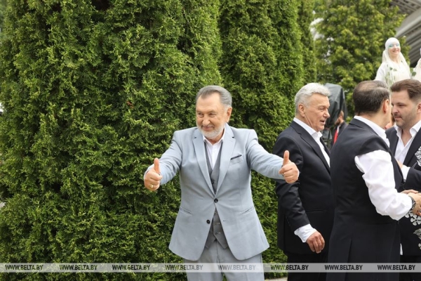 Именная звезда Анатолия Ярмоленко зажглась на Аллее звезд "Славянского базара в Витебске" Именная звезда Анатолия Ярмоленко зажглась на Аллее звезд "Славянского базара в Витебске"