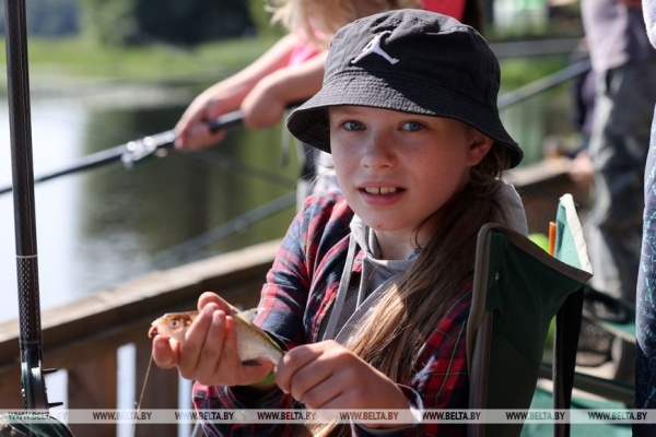 РЕПОРТАЖ о том, как "Большая бард-рыбалка" зажигает на берегу Чигиринки под гитарные аккорды РЕПОРТАЖ о том, как "Большая бард-рыбалка" зажигает на берегу Чигиринки под гитарные аккорды