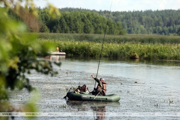 РЕПОРТАЖ о том, как "Большая бард-рыбалка" зажигает на берегу Чигиринки под гитарные аккорды РЕПОРТАЖ о том, как "Большая бард-рыбалка" зажигает на берегу Чигиринки под гитарные аккорды