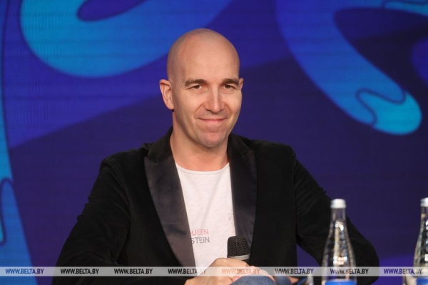 Марио Стефано Пьетродарки на "Славянском базаре" рассказал об игре с белорусским народным оркестром Марио Стефано Пьетродарки на "Славянском базаре" рассказал об игре с белорусским народным оркестром