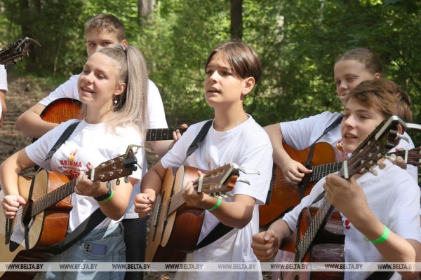РЕПОРТАЖ о том, как "Большая бард-рыбалка" зажигает на берегу Чигиринки под гитарные аккорды РЕПОРТАЖ о том, как "Большая бард-рыбалка" зажигает на берегу Чигиринки под гитарные аккорды