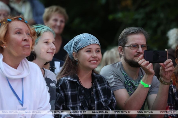 РЕПОРТАЖ о том, как "Большая бард-рыбалка" зажигает на берегу Чигиринки под гитарные аккорды РЕПОРТАЖ о том, как "Большая бард-рыбалка" зажигает на берегу Чигиринки под гитарные аккорды