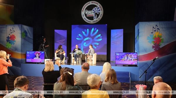 Марио Стефано Пьетродарки на "Славянском базаре" рассказал об игре с белорусским народным оркестром Марио Стефано Пьетродарки на "Славянском базаре" рассказал об игре с белорусским народным оркестром