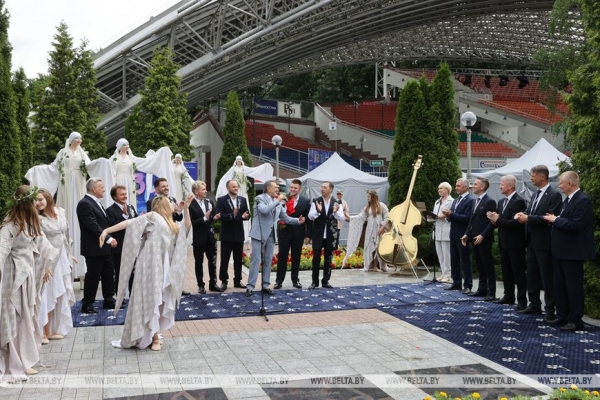 Именная звезда Анатолия Ярмоленко зажглась на Аллее звезд "Славянского базара в Витебске" Именная звезда Анатолия Ярмоленко зажглась на Аллее звезд "Славянского базара в Витебске"