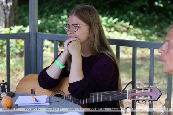 РЕПОРТАЖ о том, как "Большая бард-рыбалка" зажигает на берегу Чигиринки под гитарные аккорды РЕПОРТАЖ о том, как "Большая бард-рыбалка" зажигает на берегу Чигиринки под гитарные аккорды