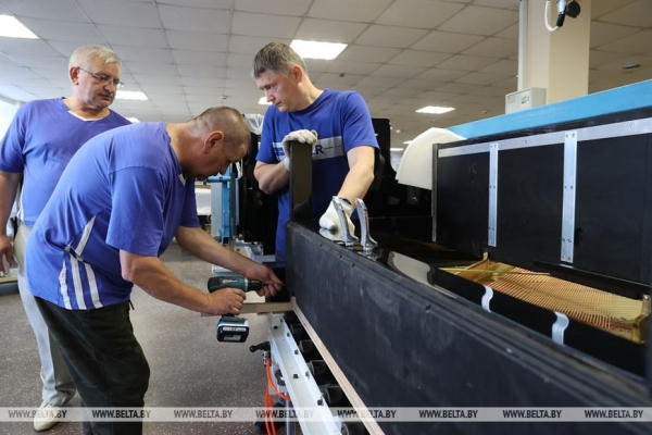 РЕПОРТАЖ: Гармония звука: как четыре поколения династии Янковских настраивают и реставрируют фортепиано РЕПОРТАЖ: Гармония звука: как четыре поколения династии Янковских настраивают и реставрируют фортепиано