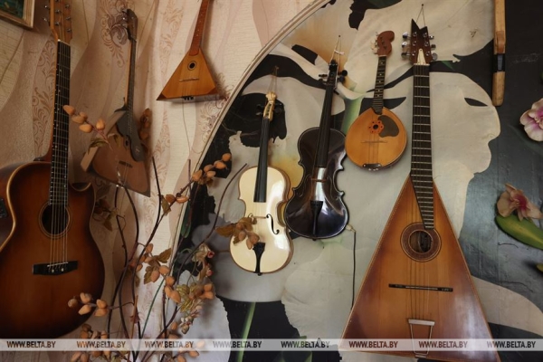 РЕПОРТАЖ: Как витебский мастер больше 30 лет дает жизнь струнным музыкальным инструментам РЕПОРТАЖ: Как витебский мастер больше 30 лет дает жизнь струнным музыкальным инструментам