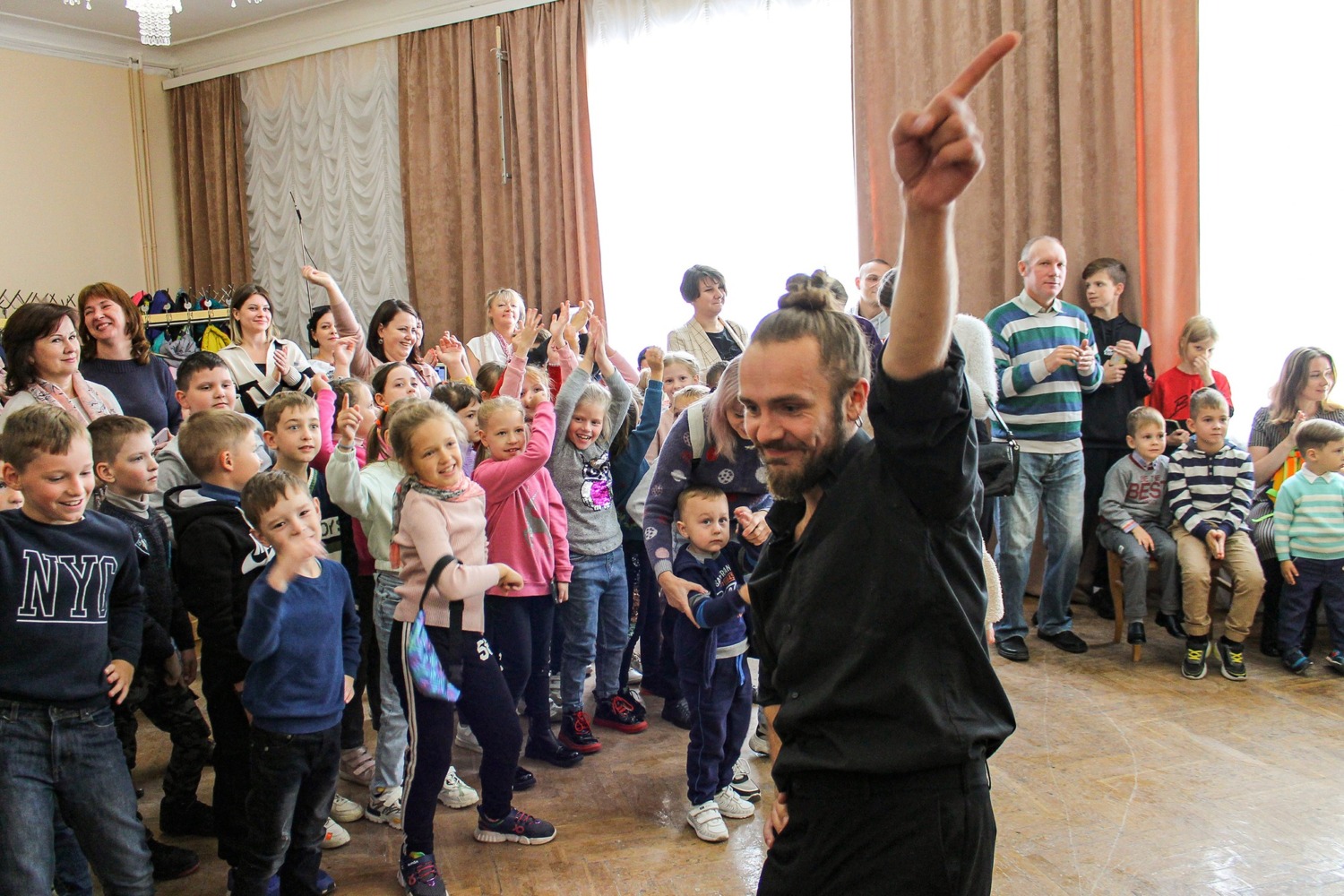 «Каля-Маля» і адкрыццё 37 сезону «Лялькі» «Каля-Маля» і адкрыццё 37 сезону «Лялькі»