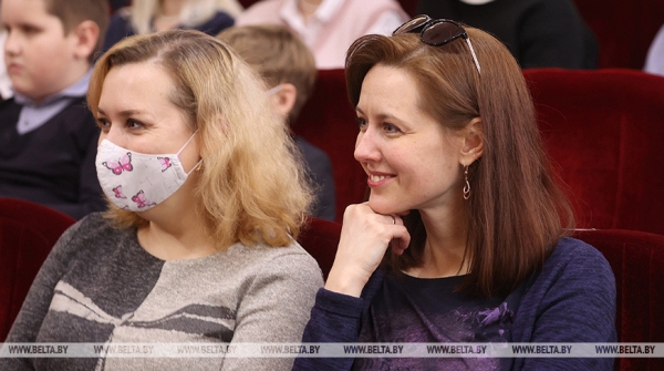 Ансамбль "Камерата" представит музыкальную программу ко Дню матери в галерее Савицкого Ансамбль "Камерата" представит музыкальную программу ко Дню матери в галерее Савицкого