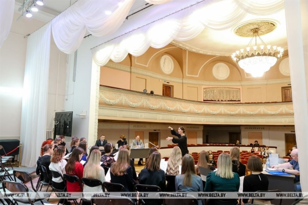 ФОТОФАКТ: Более 20 молодых хоровых дирижеров из Беларуси, России и Китая участвуют в конкурсе имени Ровдо ФОТОФАКТ: Более 20 молодых хоровых дирижеров из Беларуси, России и Китая участвуют в конкурсе имени Ровдо