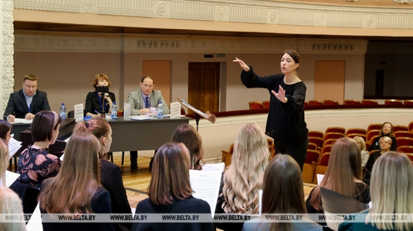 ФОТОФАКТ: Более 20 молодых хоровых дирижеров из Беларуси, России и Китая участвуют в конкурсе имени Ровдо ФОТОФАКТ: Более 20 молодых хоровых дирижеров из Беларуси, России и Китая участвуют в конкурсе имени Ровдо