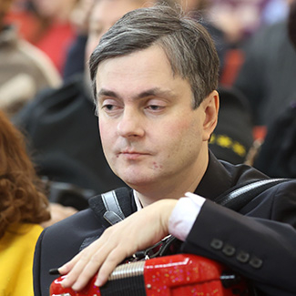 "Нет ничего невозможного": незрячий баянист из Добруша о любви к музыке, цене наград и учениках "Нет ничего невозможного": незрячий баянист из Добруша о любви к музыке, цене наград и учениках