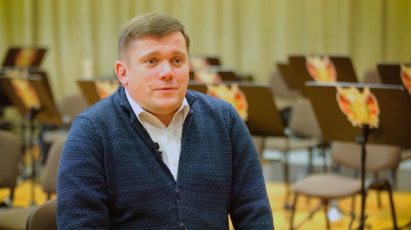 "Меня называют сухарем". Дирижер Виталий Кульбаков - о музыке и любви с первого взгляда "Меня называют сухарем". Дирижер Виталий Кульбаков - о музыке и любви с первого взгляда