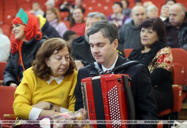 "Нет ничего невозможного": незрячий баянист из Добруша о любви к музыке, цене наград и учениках "Нет ничего невозможного": незрячий баянист из Добруша о любви к музыке, цене наград и учениках