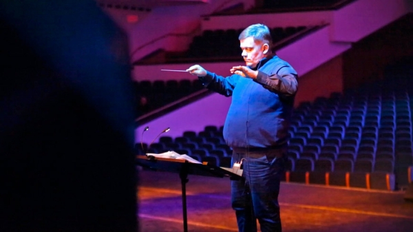 "Меня называют сухарем". Дирижер Виталий Кульбаков - о музыке и любви с первого взгляда "Меня называют сухарем". Дирижер Виталий Кульбаков - о музыке и любви с первого взгляда