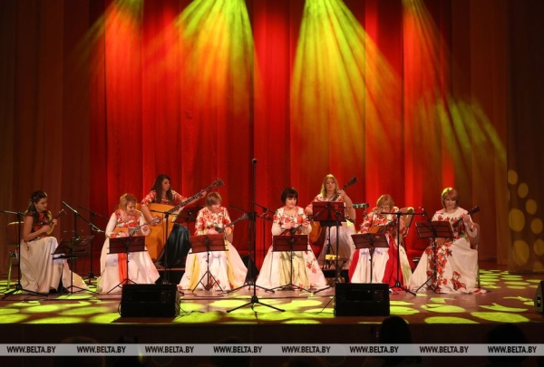 ФОТОФАКТ: Концерт октета балалаек "Витебские виртуозы" прошел в областном центре ФОТОФАКТ: Концерт октета балалаек "Витебские виртуозы" прошел в областном центре