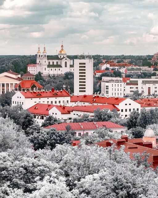 Горад праз «ружовы» аб’ектыў Вольгі Бураковай Горад праз «ружовы» аб’ектыў Вольгі Бураковай