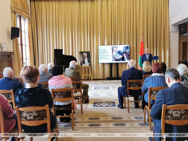 Вечер памяти народного артиста Эдуарда Зарицкого прошел в Доме дружбы в Минске Вечер памяти народного артиста Эдуарда Зарицкого прошел в Доме дружбы в Минске