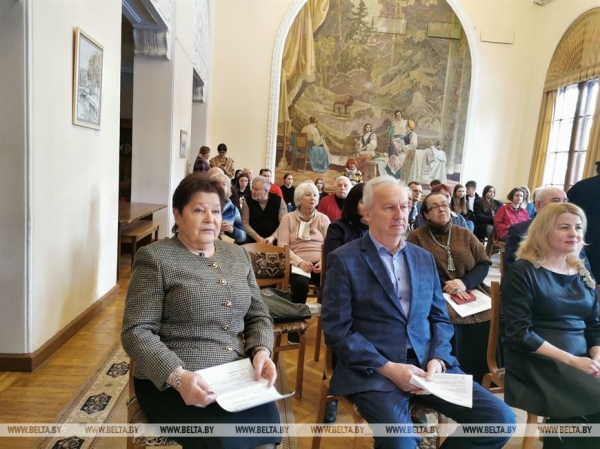 Вечер памяти народного артиста Эдуарда Зарицкого прошел в Доме дружбы в Минске Вечер памяти народного артиста Эдуарда Зарицкого прошел в Доме дружбы в Минске