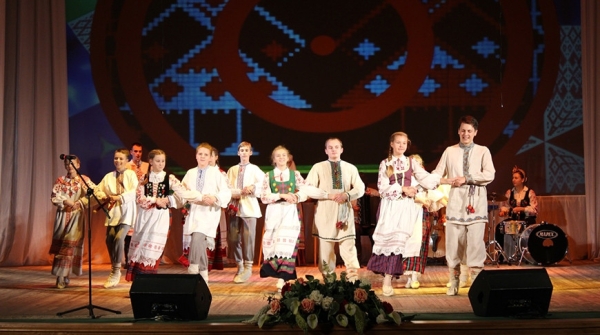 Образцовый ансамбль песни и танца "Зорачка" отметит 60-летие праздничным концертом Образцовый ансамбль песни и танца "Зорачка" отметит 60-летие праздничным концертом