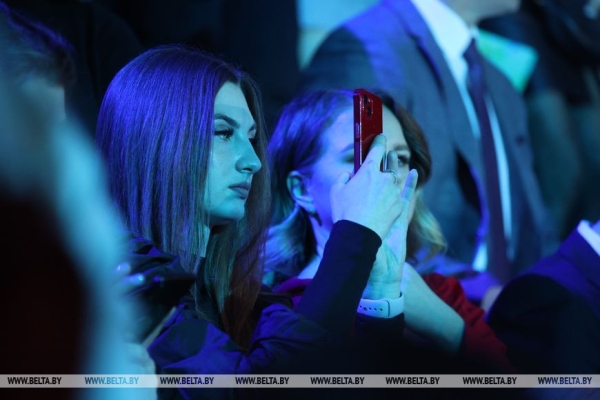 ФОТОФАКТ: Гала-концерт "Песня года Беларуси" во Дворце спорта ФОТОФАКТ: Гала-концерт "Песня года Беларуси" во Дворце спорта