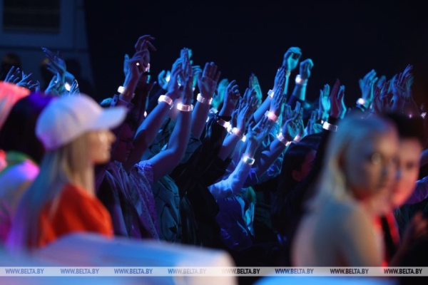 ФОТОФАКТ: Гала-концерт "Песня года Беларуси" во Дворце спорта ФОТОФАКТ: Гала-концерт "Песня года Беларуси" во Дворце спорта
