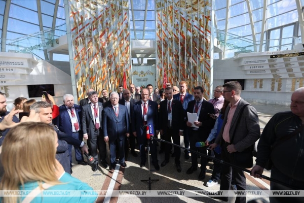 Луцкий на антифашистском форуме: посягнувших на нашу независимость будет ожидать возмездие Луцкий на антифашистском форуме: посягнувших на нашу независимость будет ожидать возмездие