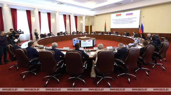 "Надо переходить в турборежим". Головченко назвал новые приоритеты сотрудничества с Иркутской областью "Надо переходить в турборежим". Головченко назвал новые приоритеты сотрудничества с Иркутской областью