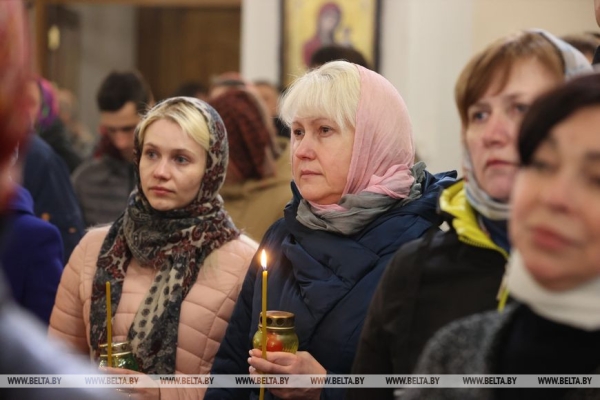 ФОТОФАКТ: Торжественные богослужения на Светлое Христово Воскресение ФОТОФАКТ: Торжественные богослужения на Светлое Христово Воскресение