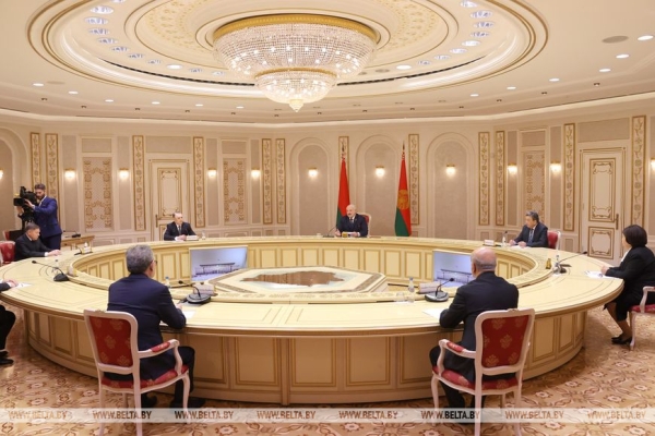 Лукашенко: постсоветские страны стремятся к более тесному взаимодействию, и это обосновано самой жизнью Лукашенко: постсоветские страны стремятся к более тесному взаимодействию, и это обосновано самой жизнью