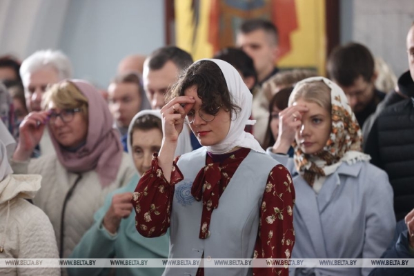 ФОТОФАКТ: Торжественные богослужения на Светлое Христово Воскресение ФОТОФАКТ: Торжественные богослужения на Светлое Христово Воскресение