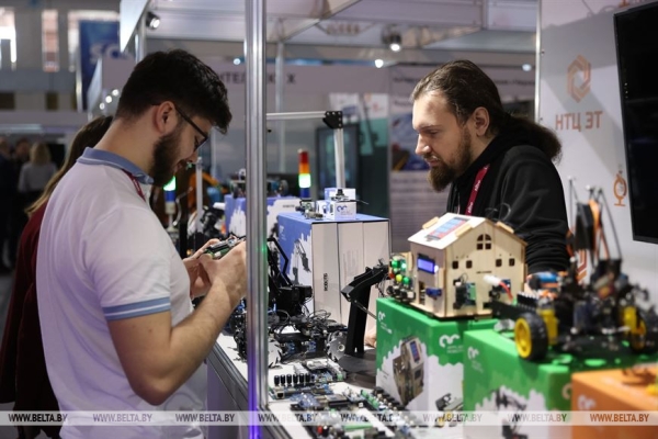 Головченко: в условиях внешнего давления нужно обеспечить технологическую независимость и цифровой суверенитет Головченко: в условиях внешнего давления нужно обеспечить технологическую независимость и цифровой суверенитет