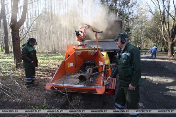 ФОТОРЕПОРТАЖ: Республиканский субботник прошел в Беларуси ФОТОРЕПОРТАЖ: Республиканский субботник прошел в Беларуси