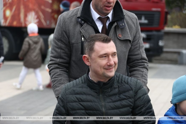 Рев моторов, выступление ОМОНа и кинологов. Как в Минске праздновали столетие БФСО "Динамо" Рев моторов, выступление ОМОНа и кинологов. Как в Минске праздновали столетие БФСО "Динамо"