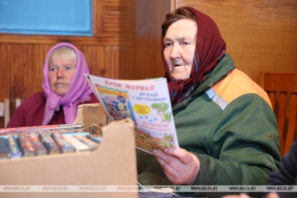 "Саш, покажи Шварценеггера!" Библиотекари из Петрикова стали звездами соцсетей "Саш, покажи Шварценеггера!" Библиотекари из Петрикова стали звездами соцсетей
