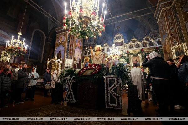 ФОТОФАКТ: Торжественные богослужения на Светлое Христово Воскресение ФОТОФАКТ: Торжественные богослужения на Светлое Христово Воскресение