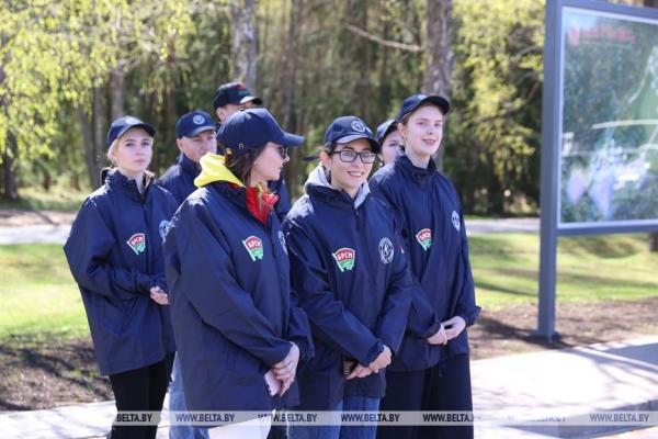 Луцкий: не сомневаюсь, что акцию по высадке деревьев в "Хатыни" поддержат многие белорусы Луцкий: не сомневаюсь, что акцию по высадке деревьев в "Хатыни" поддержат многие белорусы