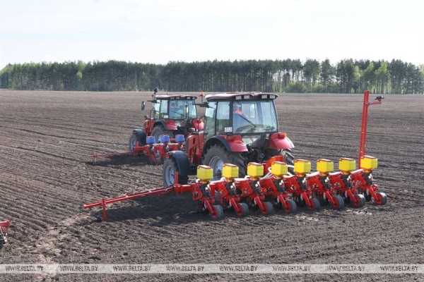 Неожиданный приезд в Гродно, эксперименты на полях и программа действий для страны. Итоги региональной недели Президента Неожиданный приезд в Гродно, эксперименты на полях и программа действий для страны. Итоги региональной недели Президента