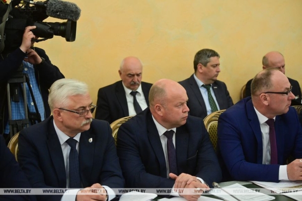 Лукашенко: Гродненская область по отдельным направлениям развивается лучше других, но есть и слабые места Лукашенко: Гродненская область по отдельным направлениям развивается лучше других, но есть и слабые места