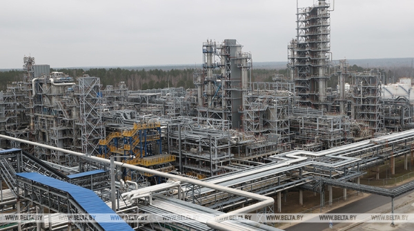 Лукашенко требует снижать зависимость показателей регионов от работы промышленных гигантов Лукашенко требует снижать зависимость показателей регионов от работы промышленных гигантов