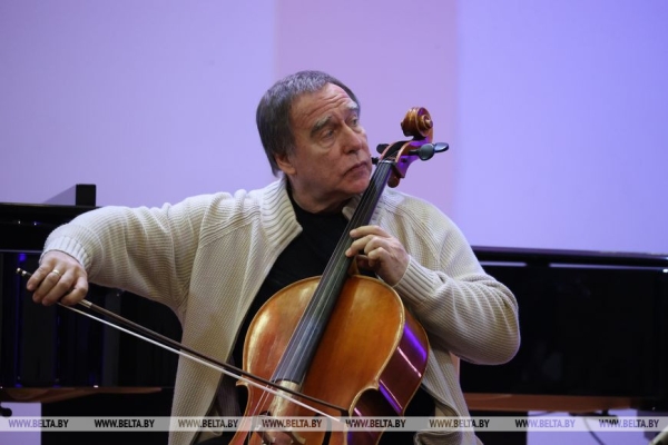 ФОТОФАКТ: Мастер-класс народного артиста России Сергея Ролдугина в БГАМ ФОТОФАКТ: Мастер-класс народного артиста России Сергея Ролдугина в БГАМ