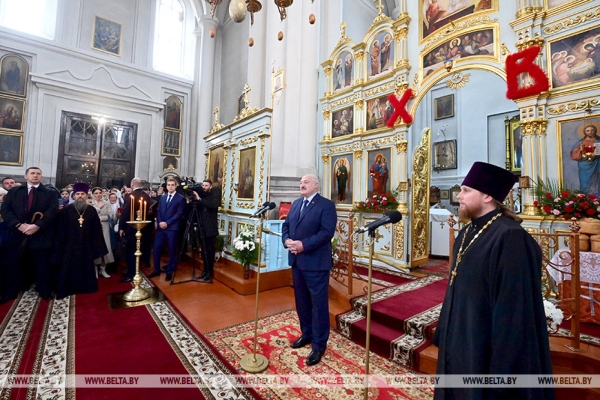 Российский "зонтик", новая страница в IT, первая леди и свечка с земляками. Итоги предпасхальной недели Президента Российский "зонтик", новая страница в IT, первая леди и свечка с земляками. Итоги предпасхальной недели Президента