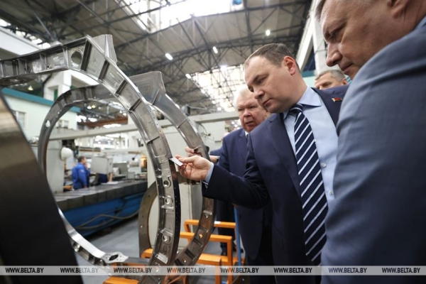 "Надо переходить в турборежим". Головченко назвал новые приоритеты сотрудничества с Иркутской областью "Надо переходить в турборежим". Головченко назвал новые приоритеты сотрудничества с Иркутской областью