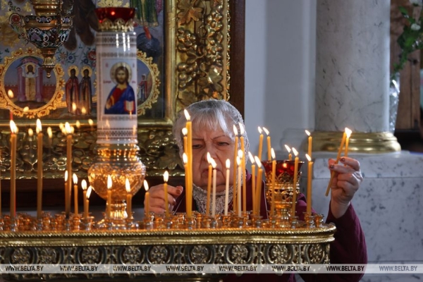 ФОТОФАКТ: Торжественные богослужения на Светлое Христово Воскресение ФОТОФАКТ: Торжественные богослужения на Светлое Христово Воскресение