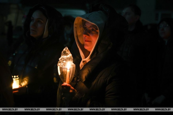ФОТОФАКТ: Торжественные богослужения на Светлое Христово Воскресение ФОТОФАКТ: Торжественные богослужения на Светлое Христово Воскресение