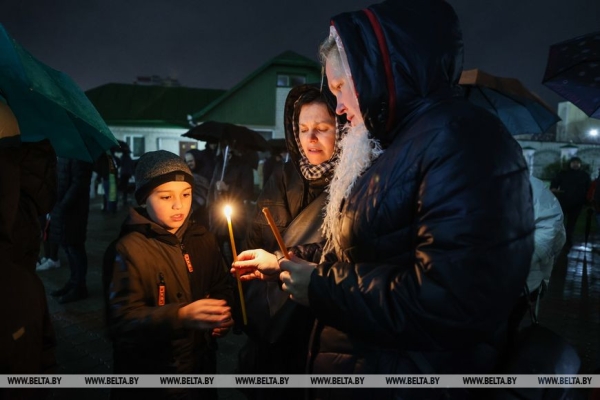 ФОТОФАКТ: Торжественные богослужения на Светлое Христово Воскресение ФОТОФАКТ: Торжественные богослужения на Светлое Христово Воскресение