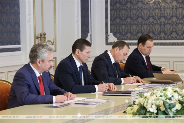 Лукашенко предложили нестандартные подходы к развитию ПВТ Лукашенко предложили нестандартные подходы к развитию ПВТ