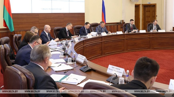 "Надо переходить в турборежим". Головченко назвал новые приоритеты сотрудничества с Иркутской областью "Надо переходить в турборежим". Головченко назвал новые приоритеты сотрудничества с Иркутской областью